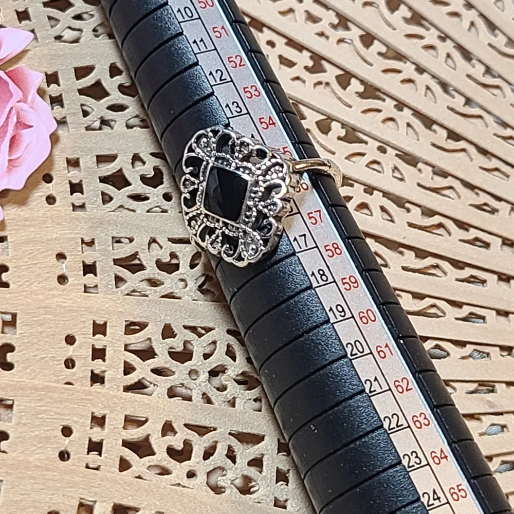 Vintage ladies ring